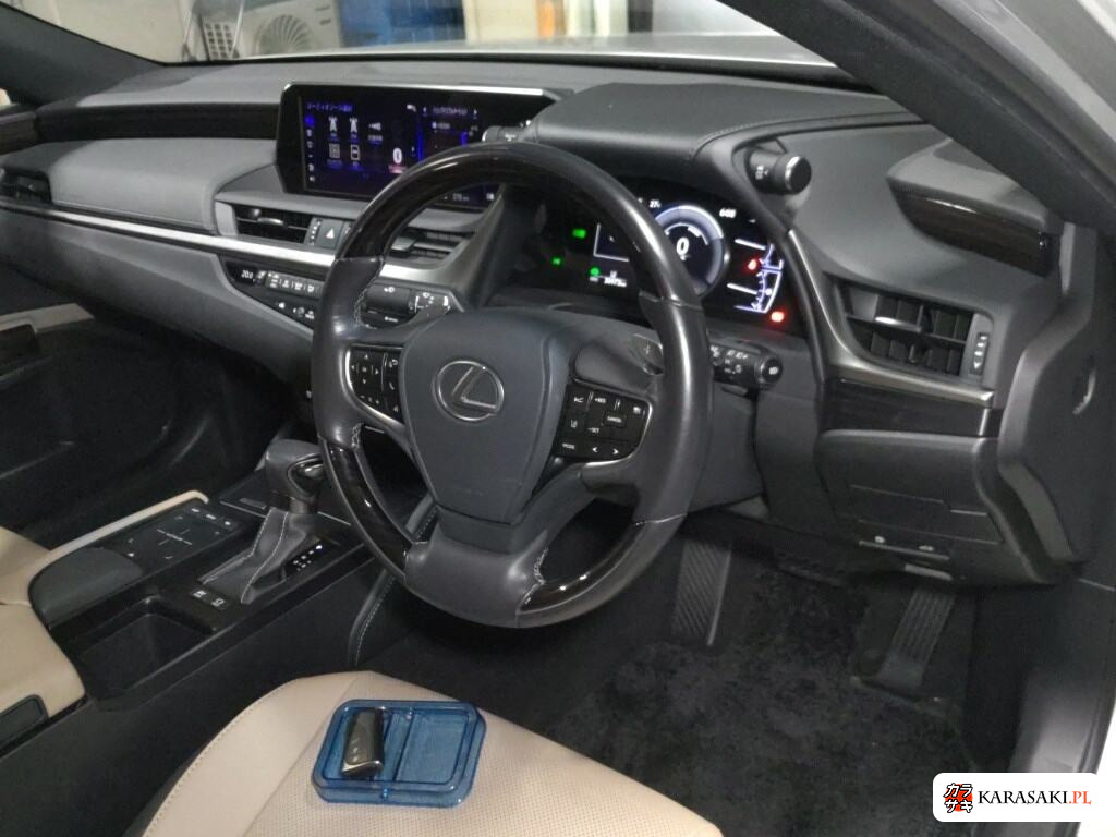 Lexus Es 2019 z aukcji japońskiej