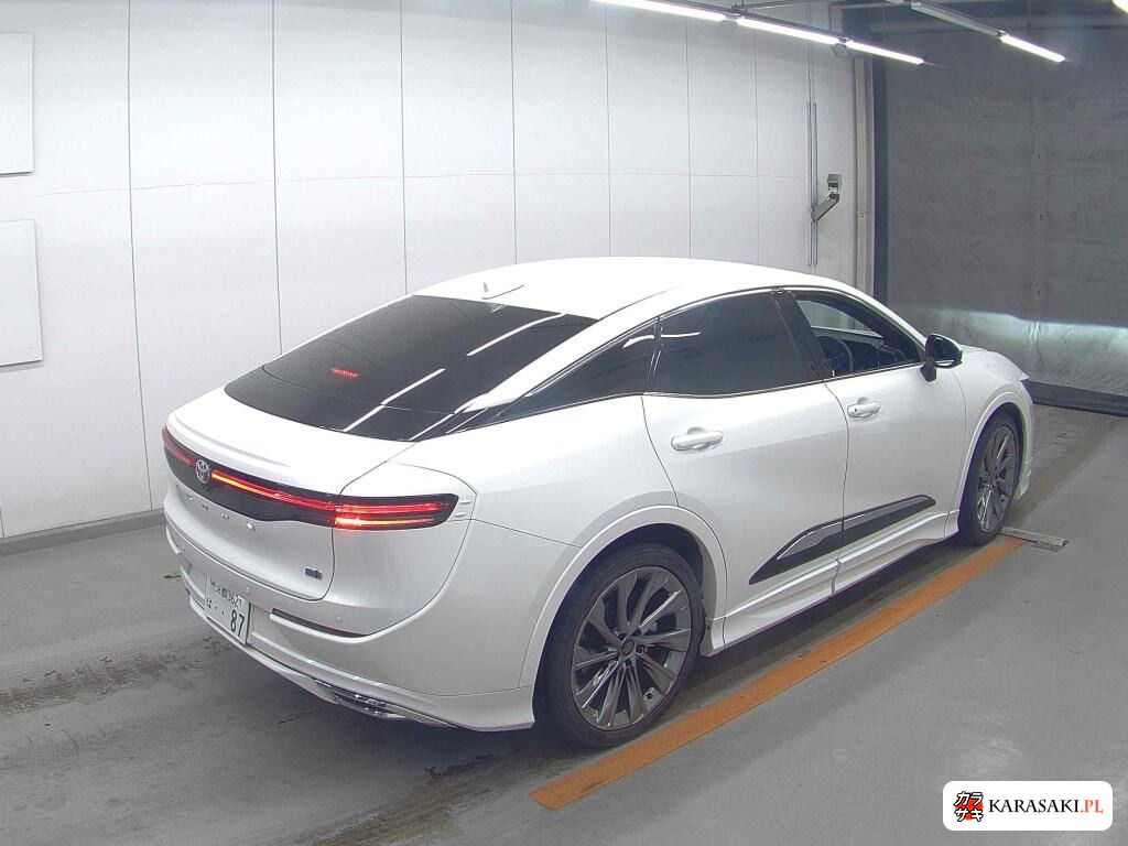 Toyota Crown Crossover 2023 z aukcji japońskiej