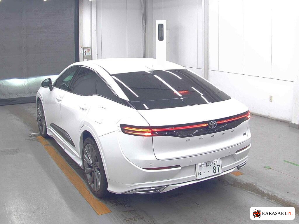 Toyota Crown Crossover 2023 z aukcji japońskiej