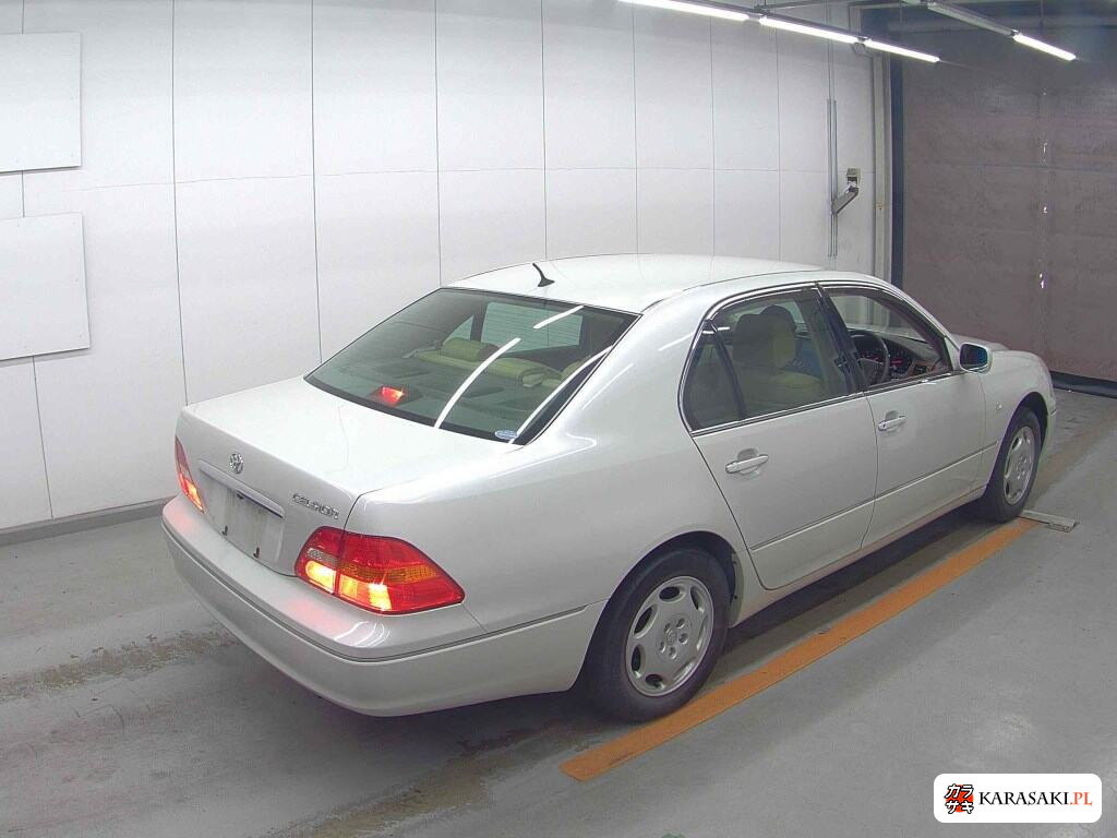 Toyota Celsior 2002 z aukcji japońskiej