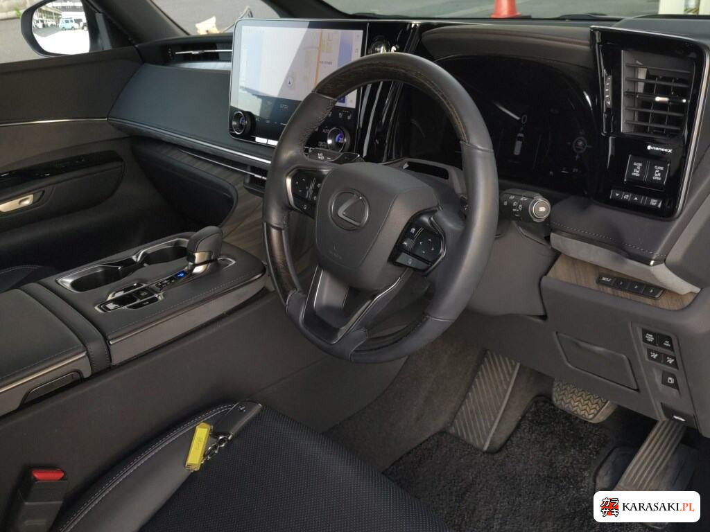 Lexus LM 2025 from a Japanese auction