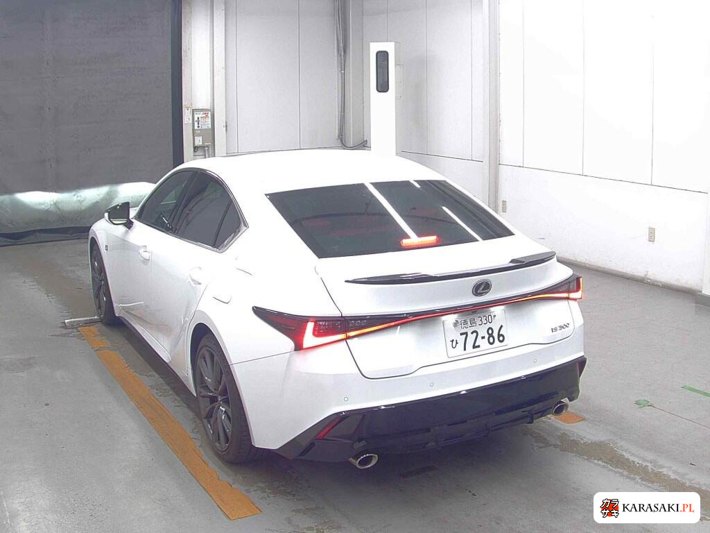 Lexus Is 2023 z aukcji japońskiej