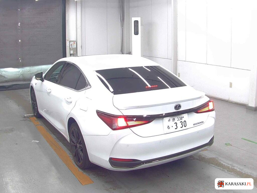 Lexus Es 2023 z aukcji japońskiej