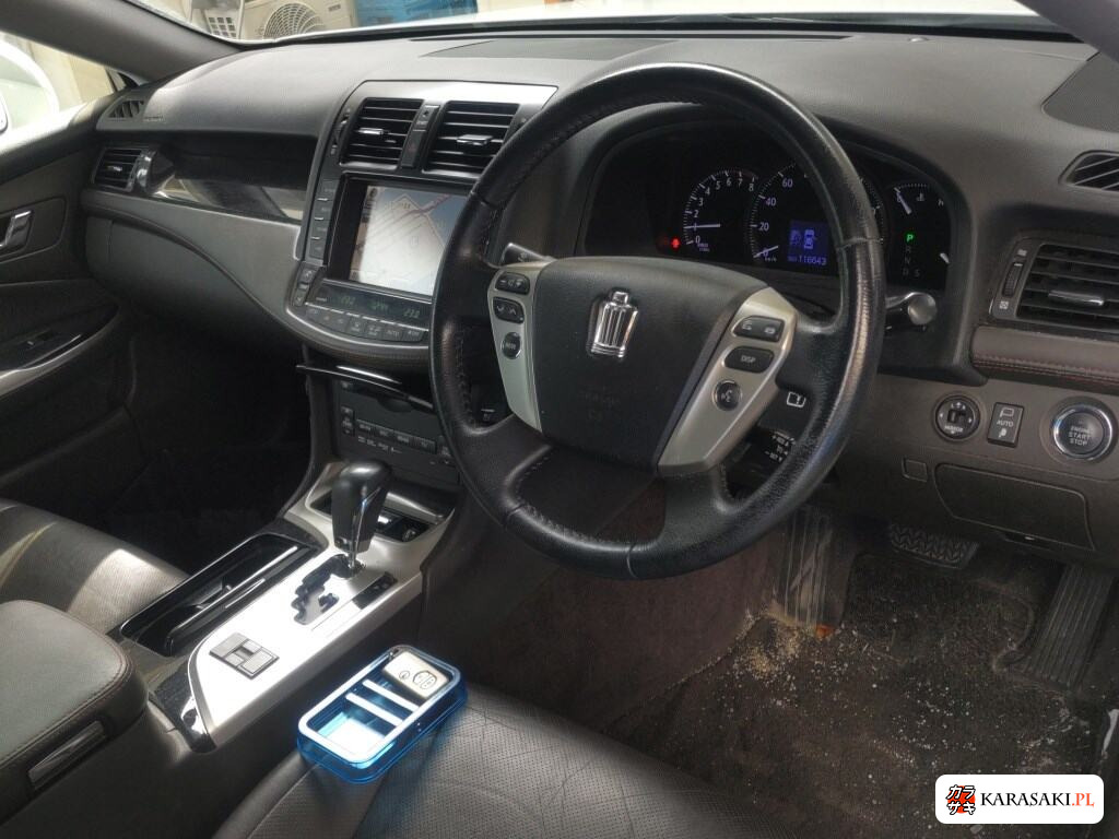 Toyota Crown 2011 z aukcji japońskiej