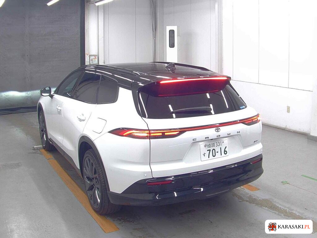 Toyota Crown Estate 2025 z aukcji japońskiej