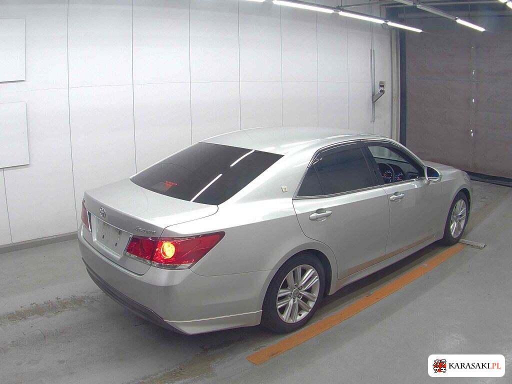 Toyota Crown 2013 z aukcji japońskiej