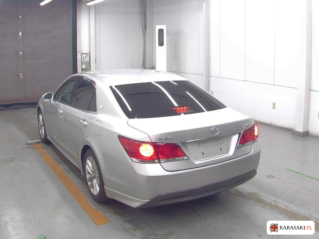 Toyota Crown 2013 z aukcji japońskiej