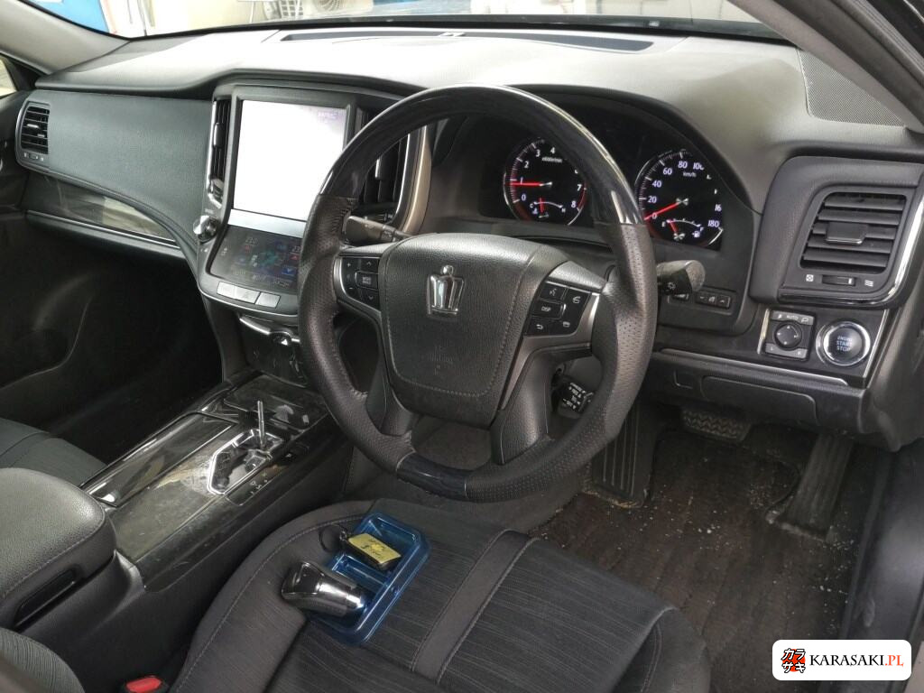 2013 Toyota Crown 4D Athlete S 5