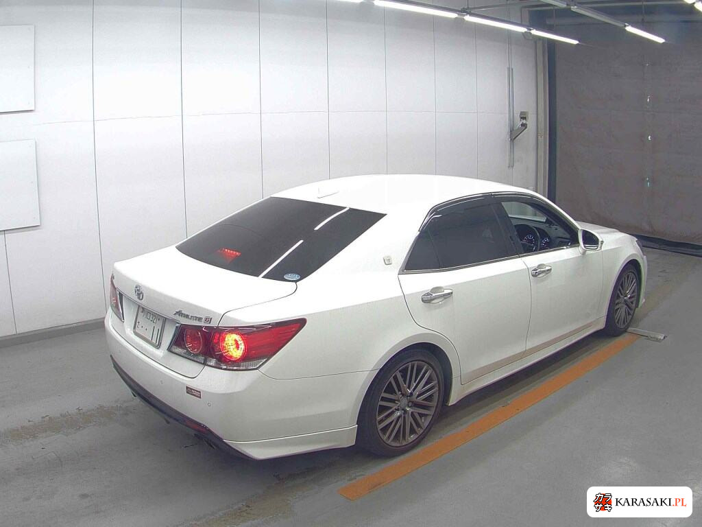 Toyota Crown 2018 z aukcji japońskiej