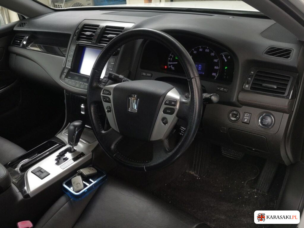 Toyota Crown 2010 z aukcji japońskiej