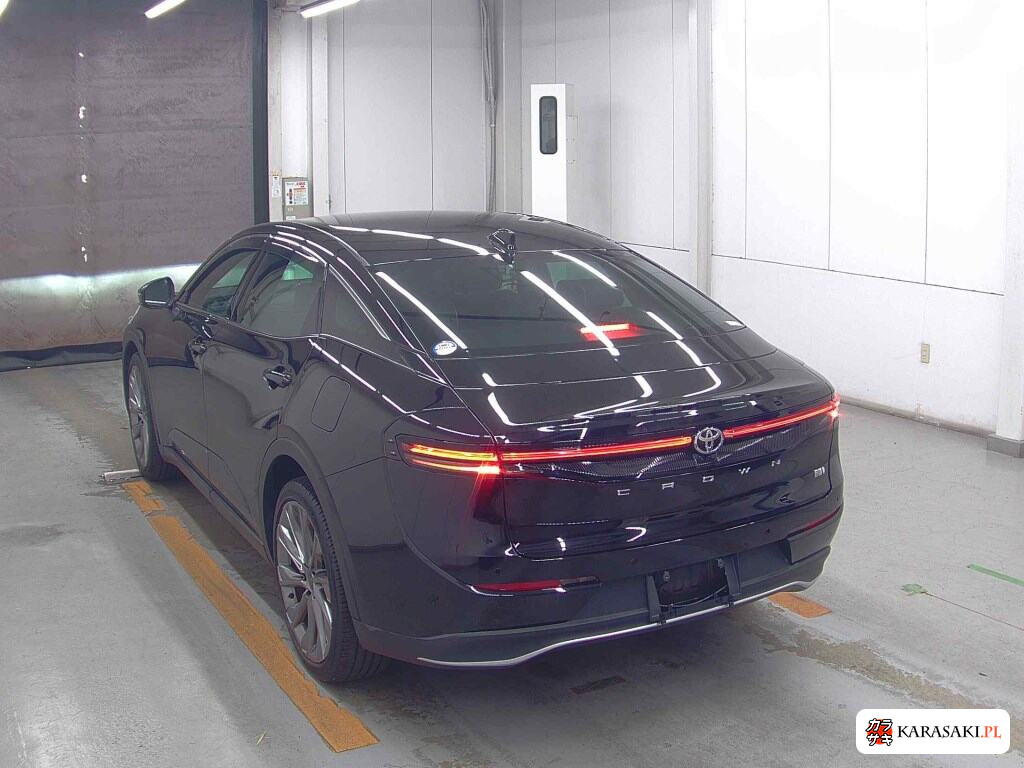 Toyota Crown Crossover 2023 z aukcji japońskiej