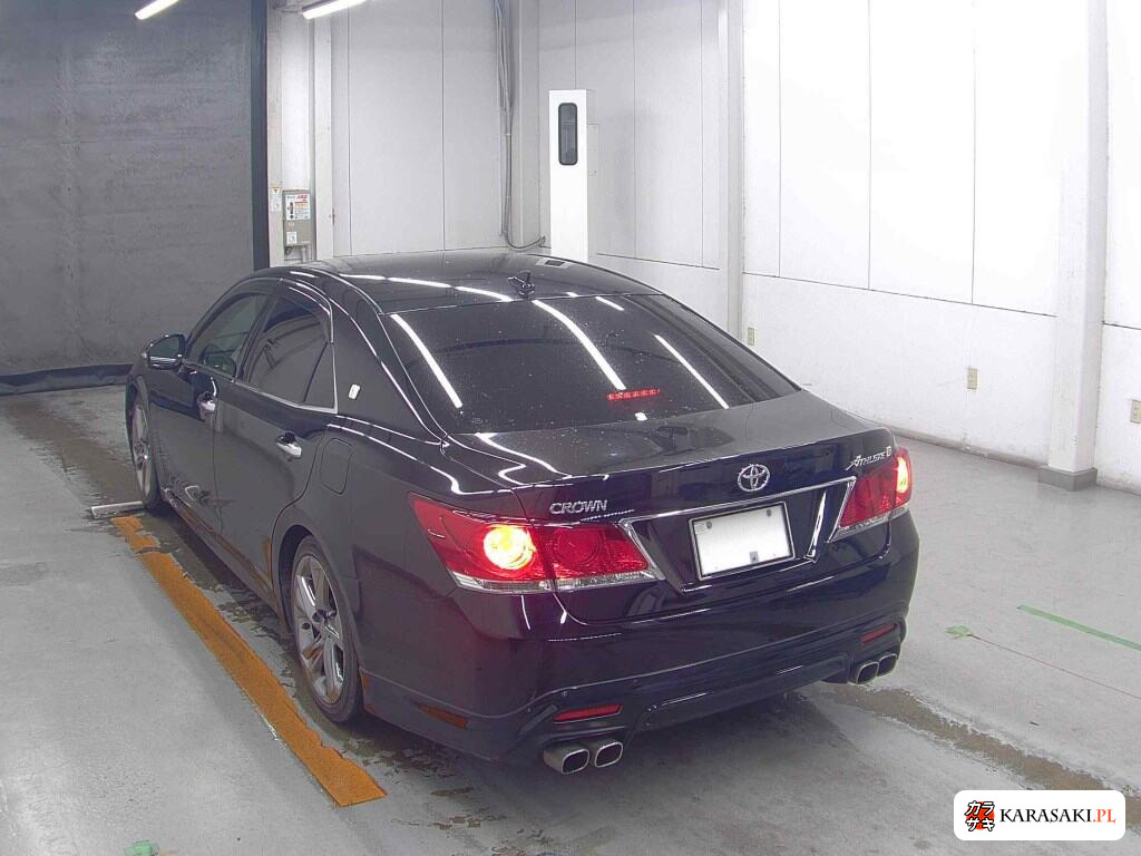 Toyota Crown 2013 z aukcji japońskiej