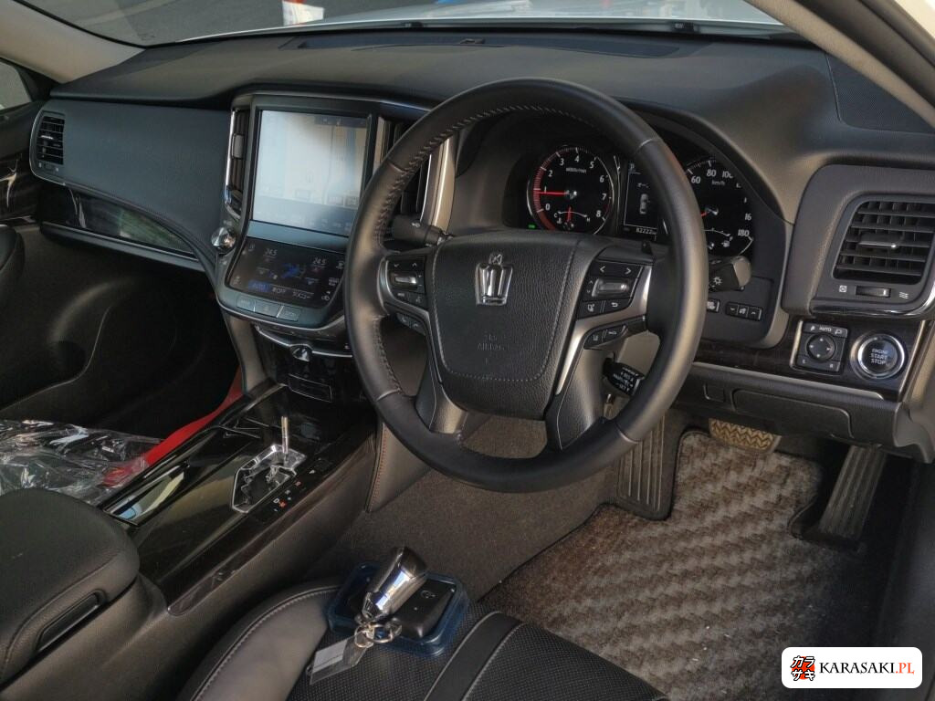 Toyota Crown 2016 z aukcji japońskiej