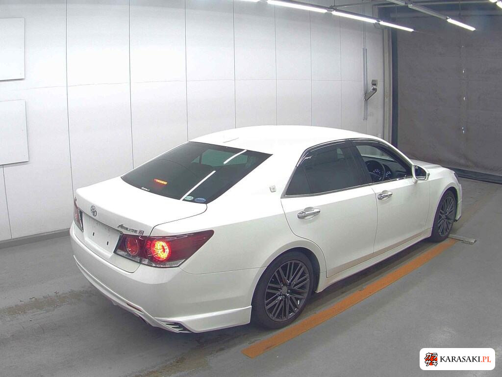 Toyota Crown 2016 z aukcji japońskiej
