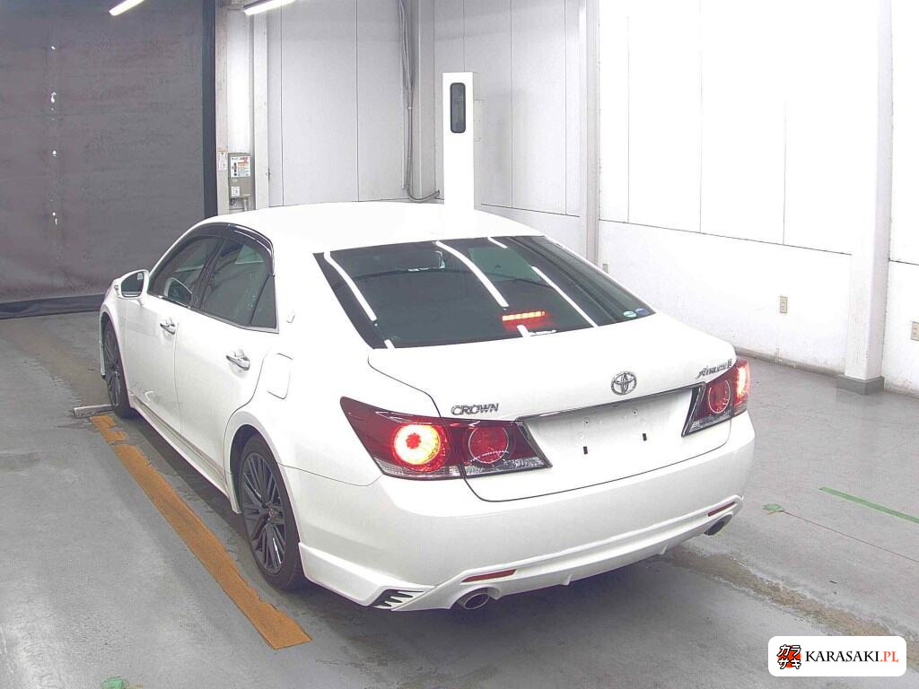 Toyota Crown 2016 z aukcji japońskiej