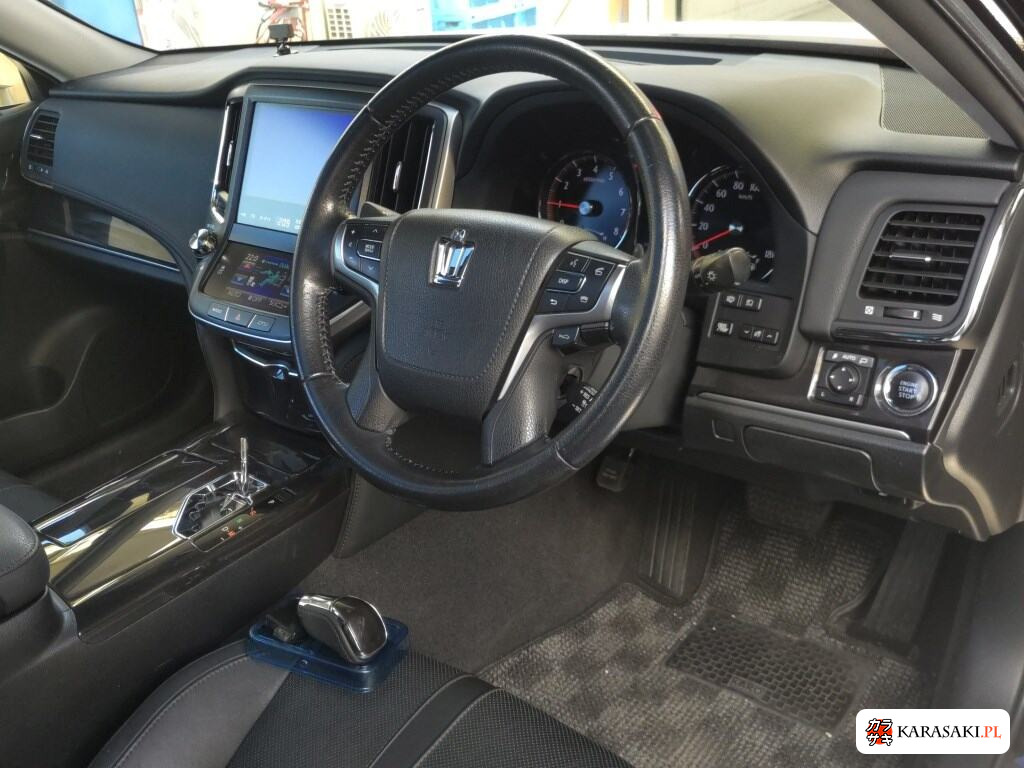 Toyota Crown 2015 z aukcji japońskiej