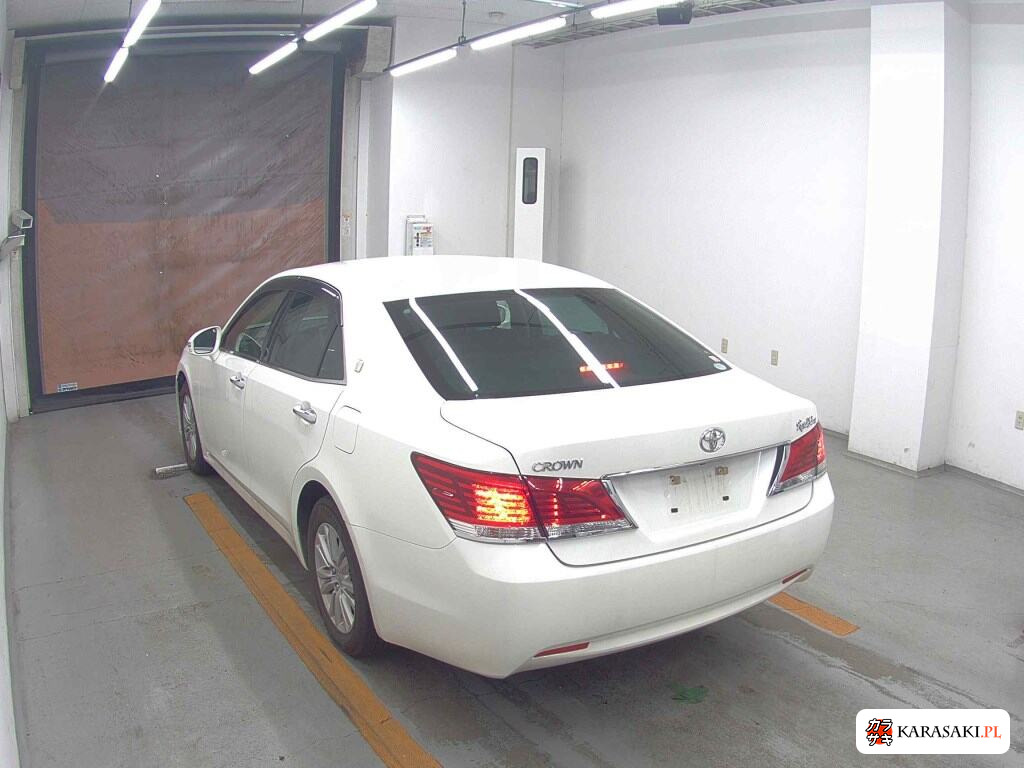 Toyota Crown 2015 z aukcji japońskiej