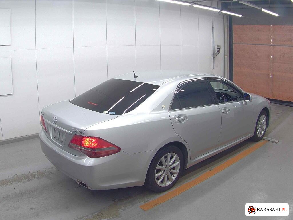Toyota Crown 2008 z aukcji japońskiej