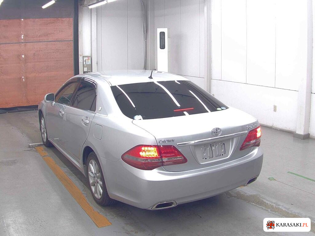 Toyota Crown 2008 z aukcji japońskiej