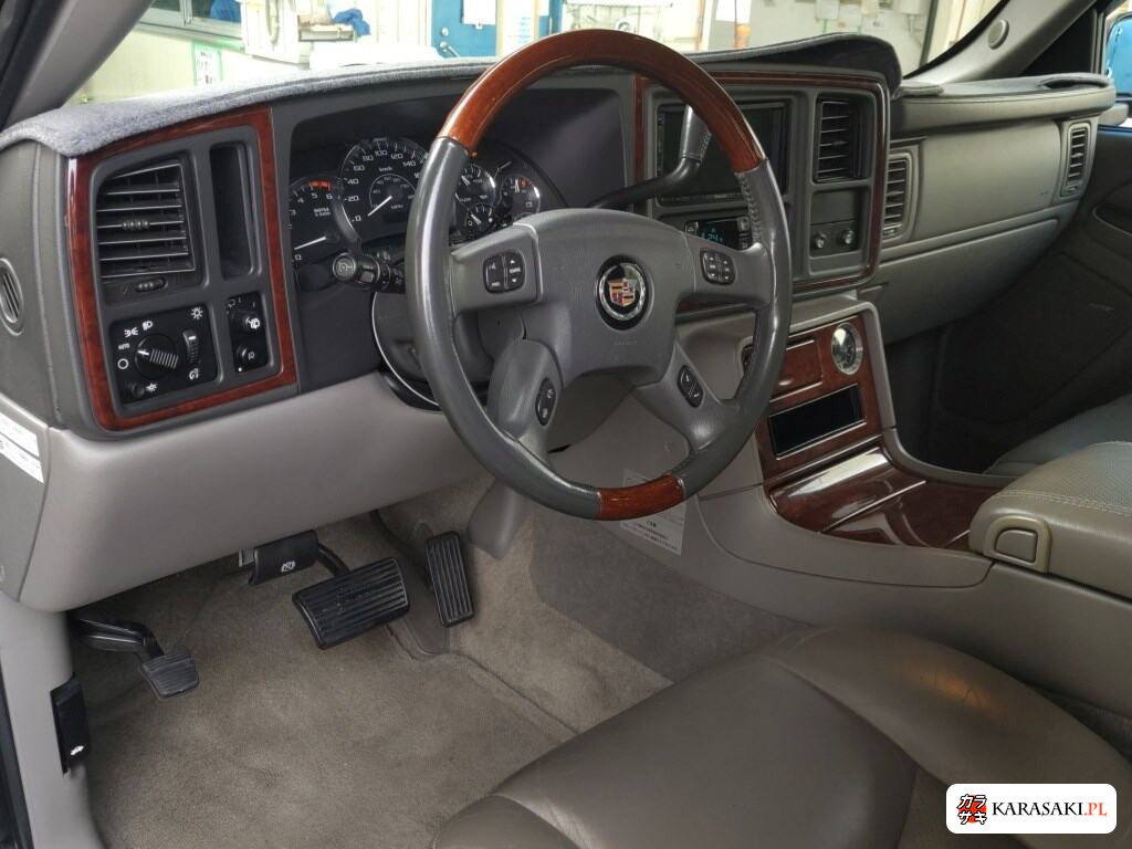 Cadillac Escalade 2005 z aukcji japońskiej