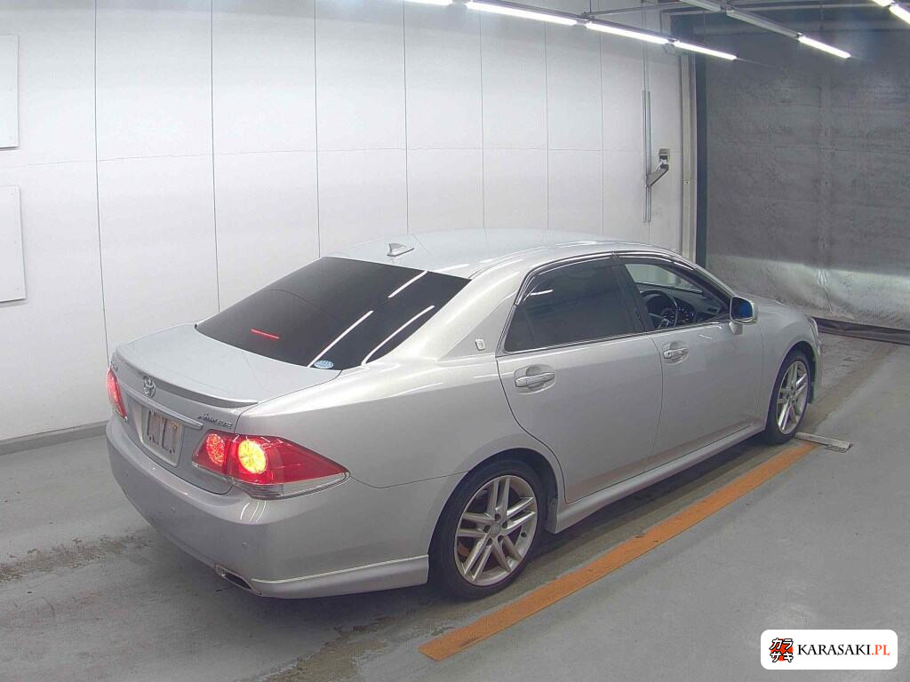 Toyota Crown 2011 z aukcji japońskiej