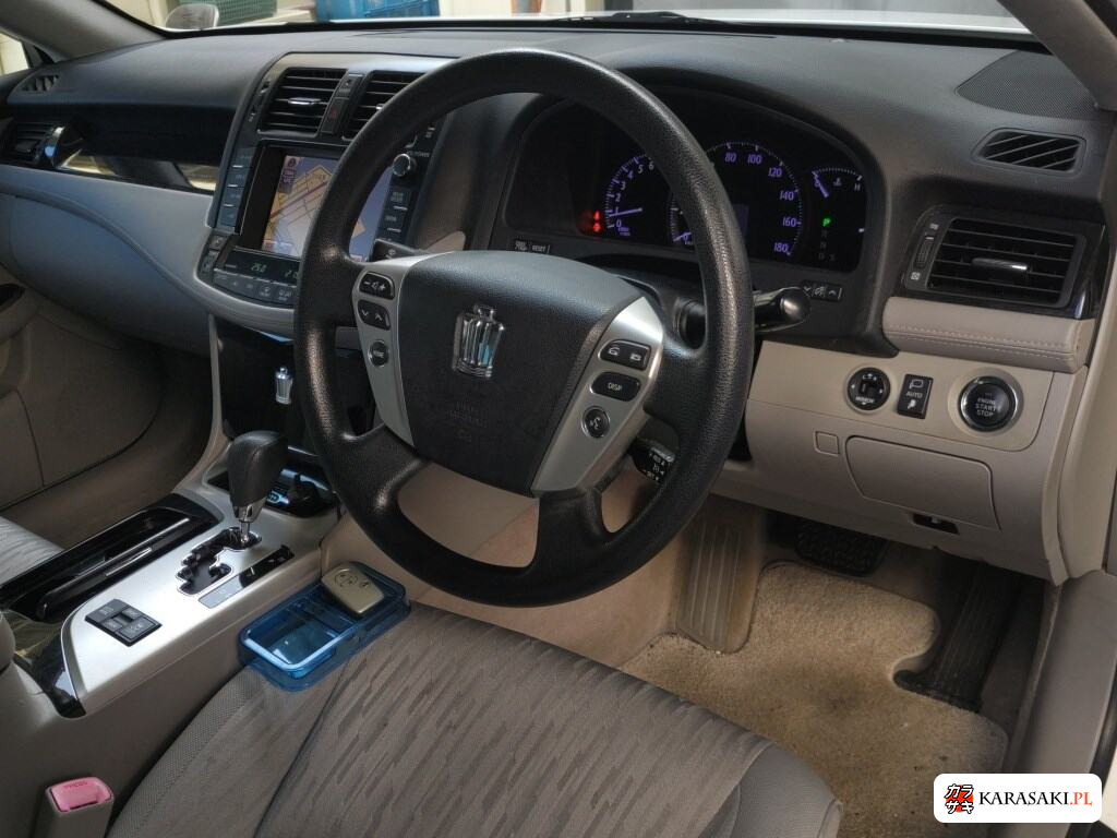 Toyota Crown 2011 z aukcji japońskiej