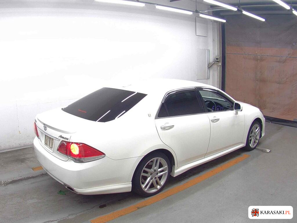 Toyota Crown 2011 z aukcji japońskiej