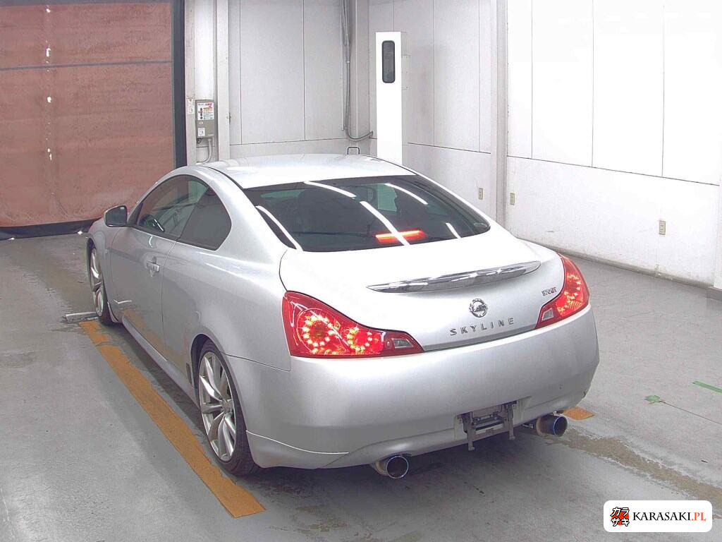 Nissan Skyline 2009 z aukcji japońskiej