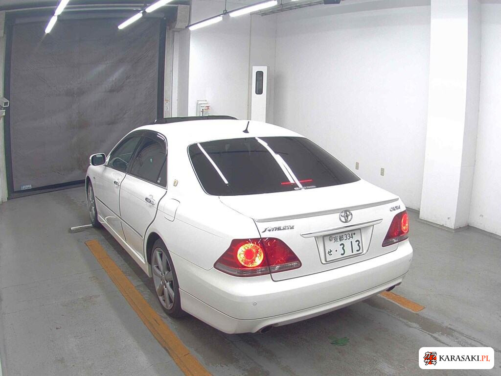 Toyota Crown 2004 z aukcji japońskiej