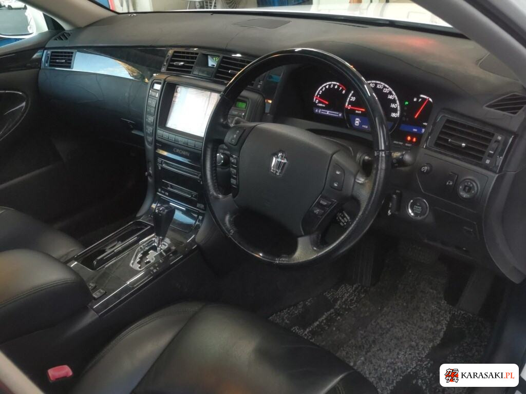 Toyota Crown 2004 z aukcji japońskiej