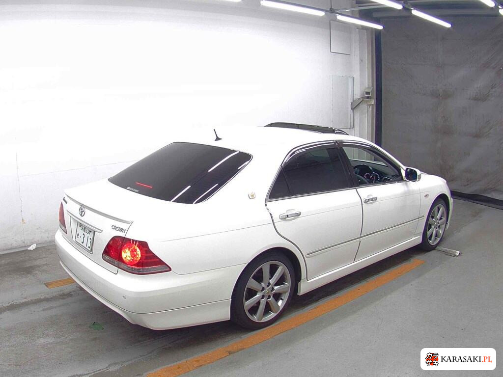 Toyota Crown 2004 z aukcji japońskiej