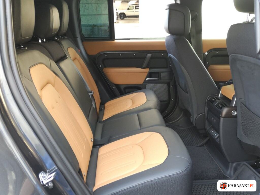 Land Rover Defender 2023 z aukcji japońskiej