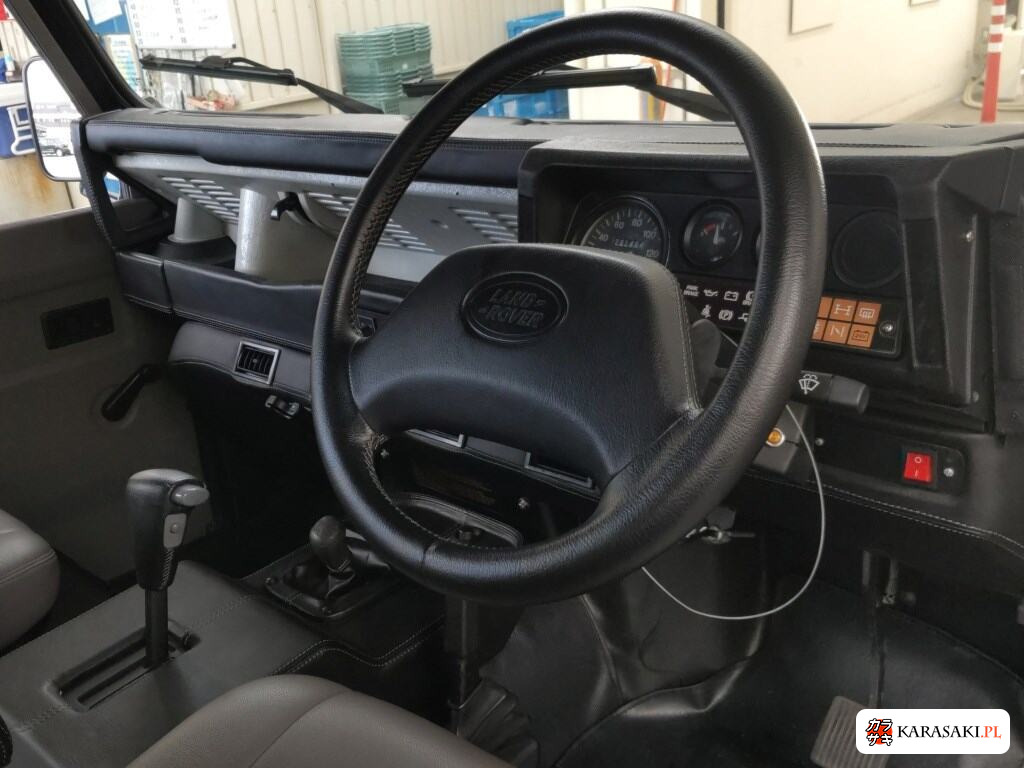 Land Rover Defender 2025 z aukcji japońskiej