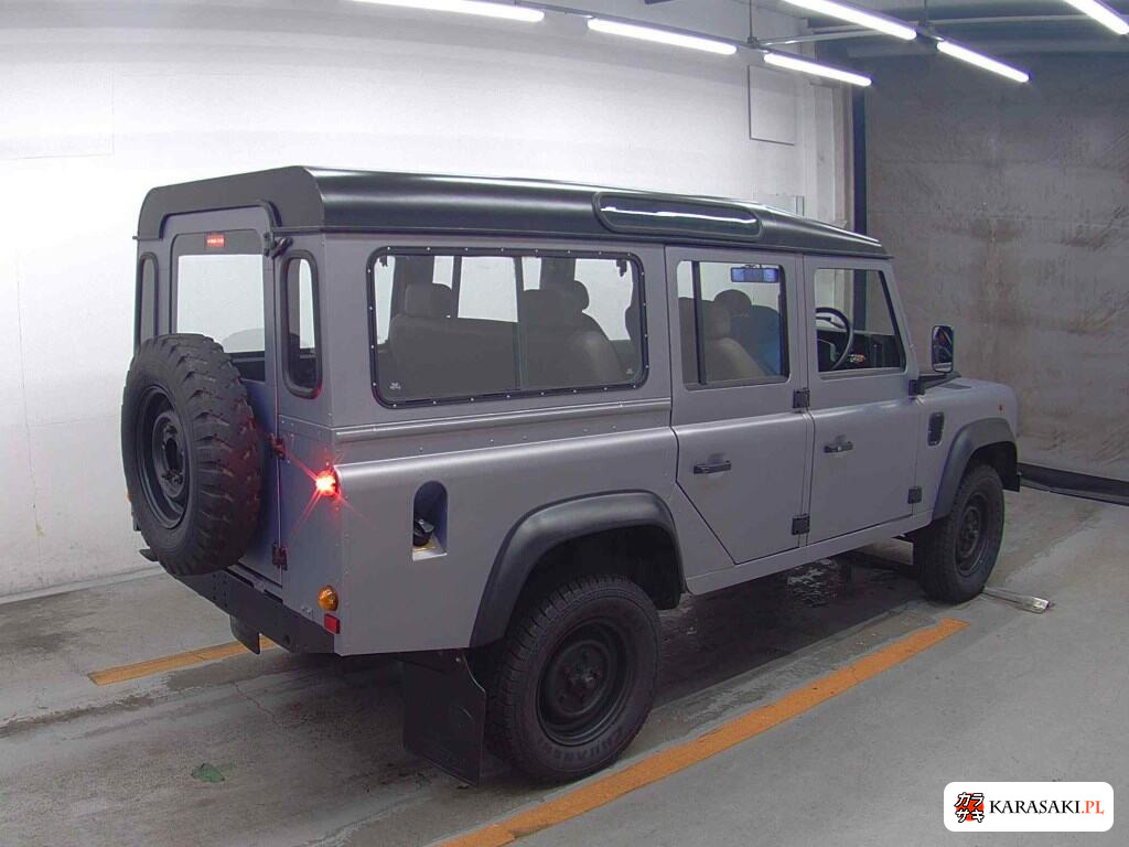 Land Rover Defender 2025 z aukcji japońskiej