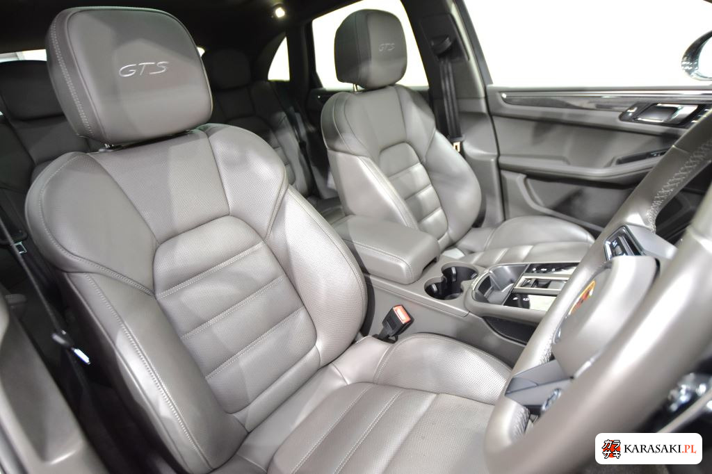 Porsche Macan 2024 z aukcji japońskiej