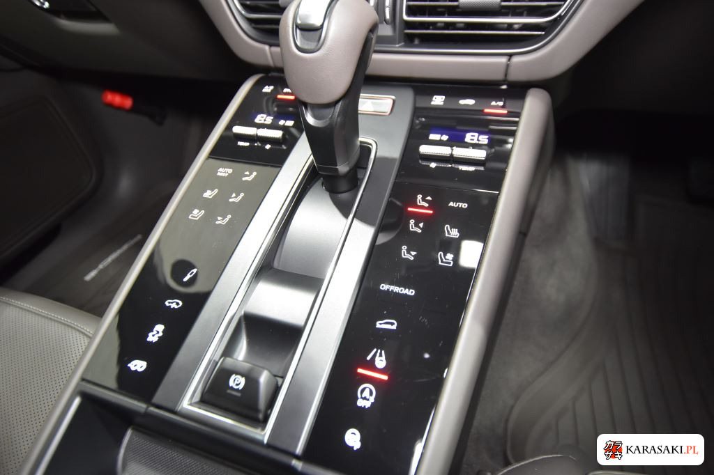 Porsche Macan 2024 z aukcji japońskiej