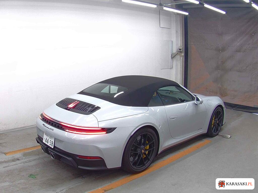 Porsche 911 2025 z aukcji japońskiej