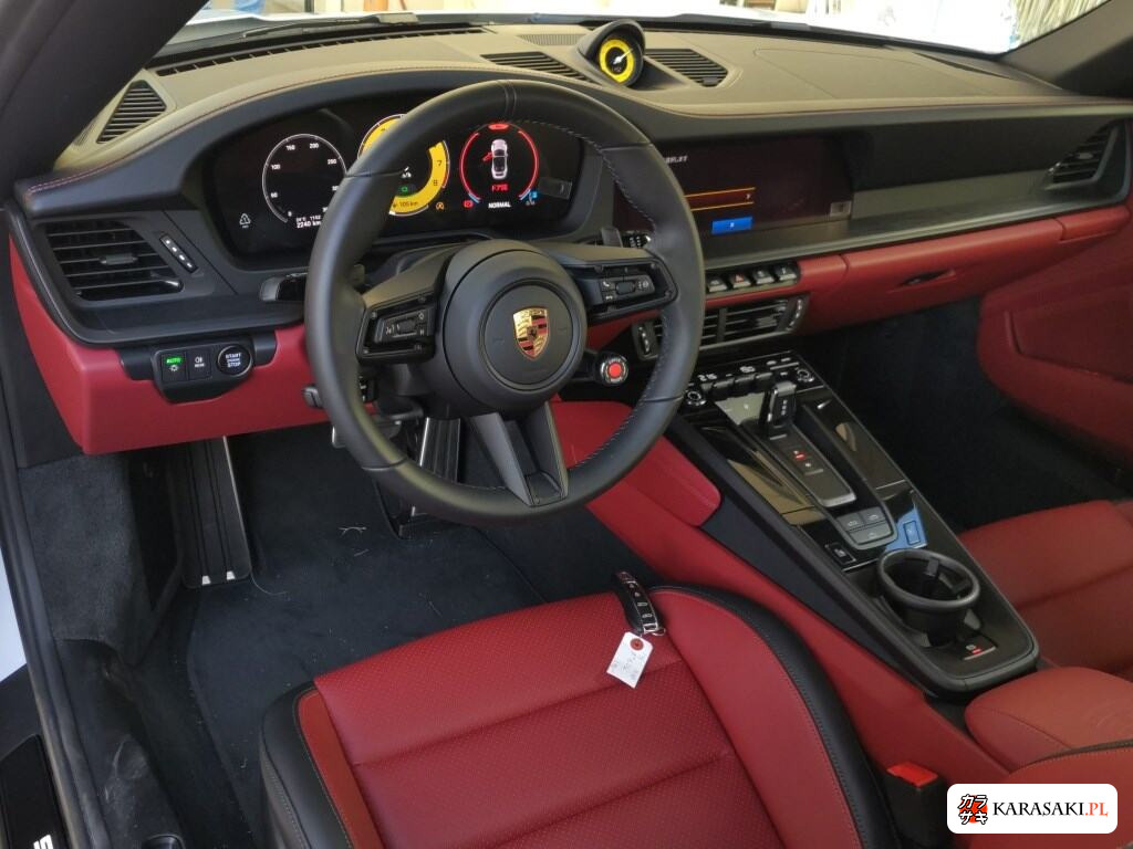 Porsche 911 2025 z aukcji japońskiej