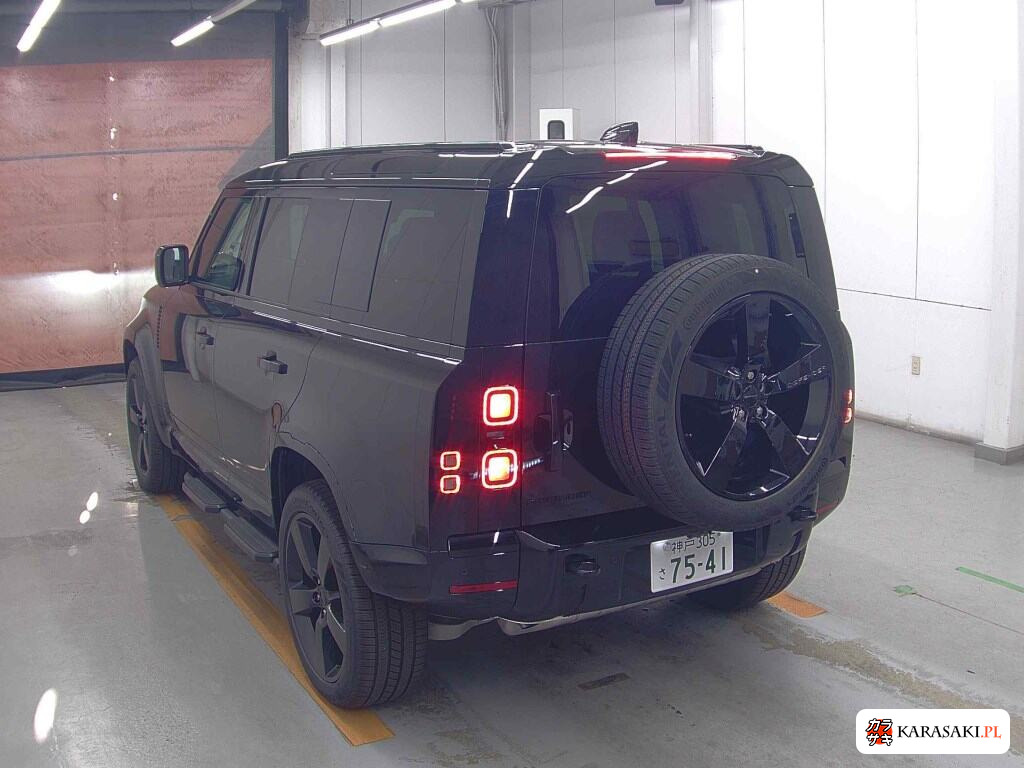 Land Rover Defender 2026 z aukcji japońskiej