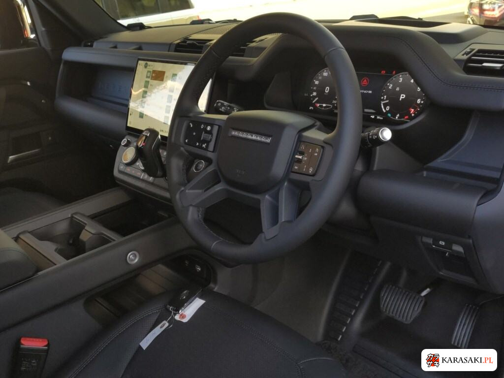 Land Rover Defender 2026 z aukcji japońskiej