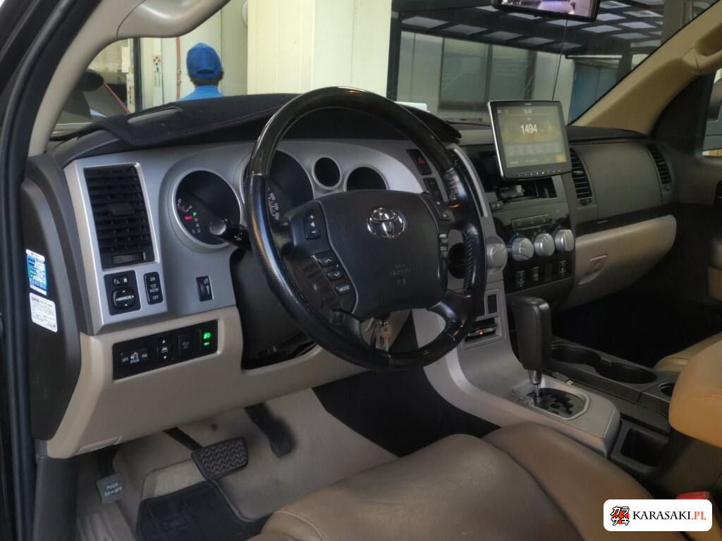 America Toyota Tundra 2010 z aukcji japońskiej