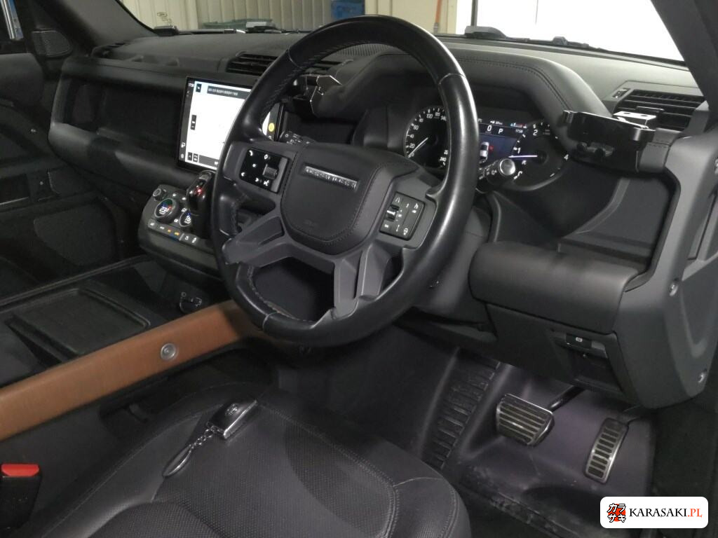 Land Rover Defender 2022 z aukcji japońskiej