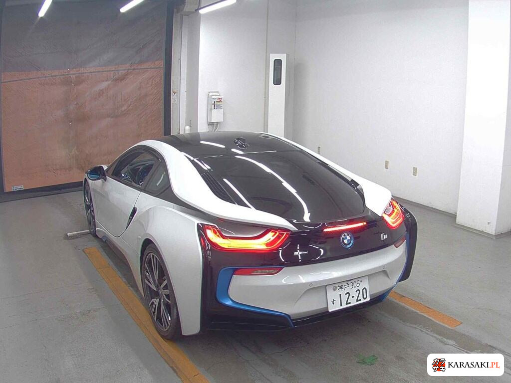 BMW I8 2015 z aukcji japońskiej