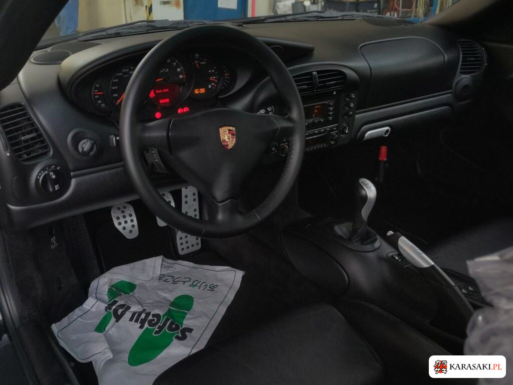 Porsche 911 2003 z aukcji japońskiej