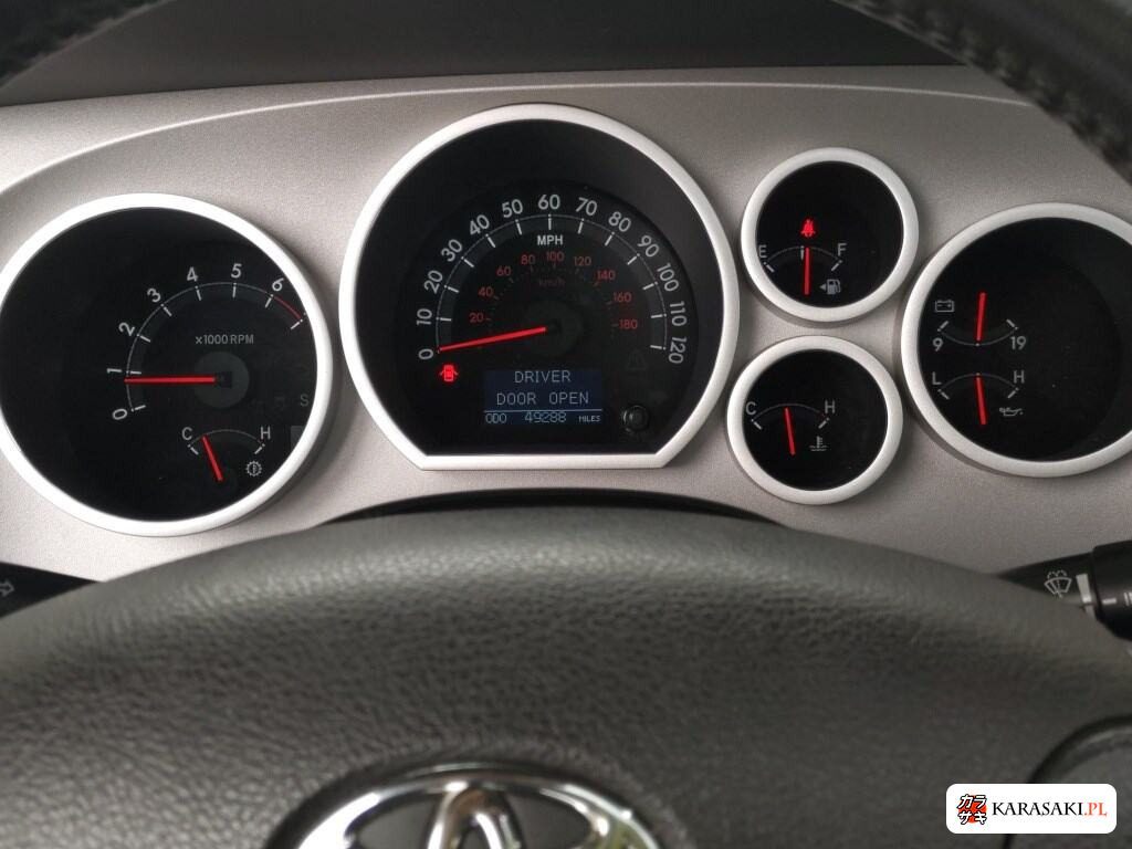 America Toyota Tundra 2012 z aukcji japońskiej