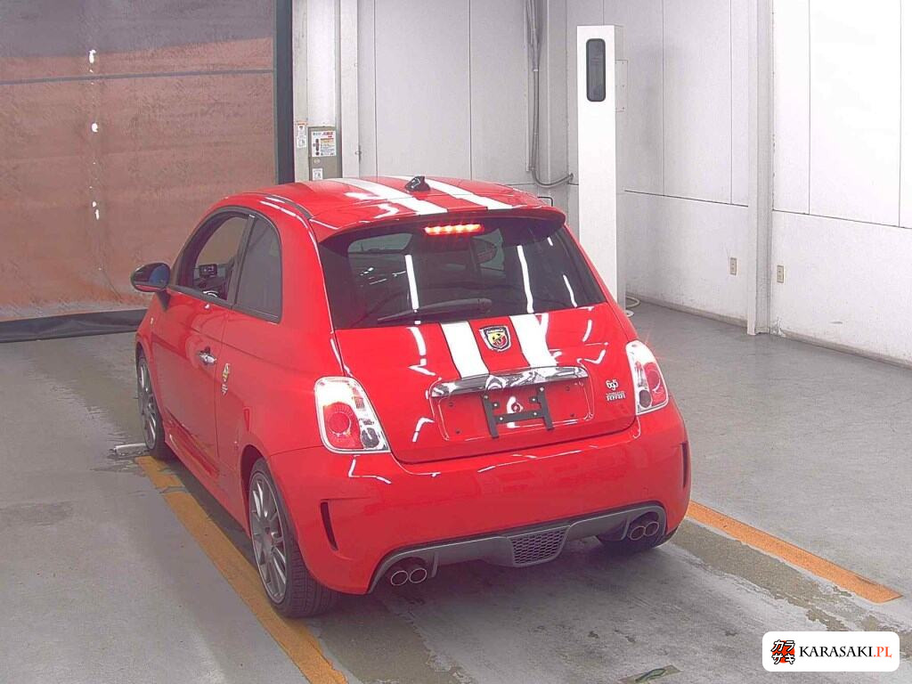 Abarth 695 Tributo Ferrari 2011 z aukcji japońskiej