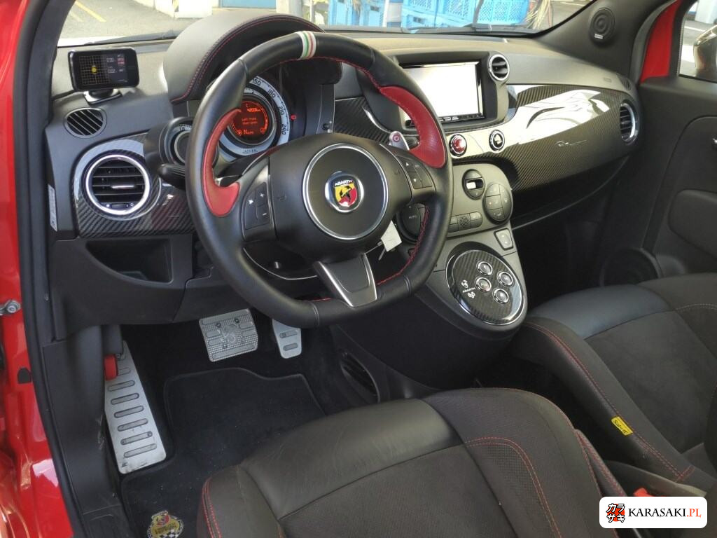 Abarth 695 Tributo Ferrari 2011 z aukcji japońskiej