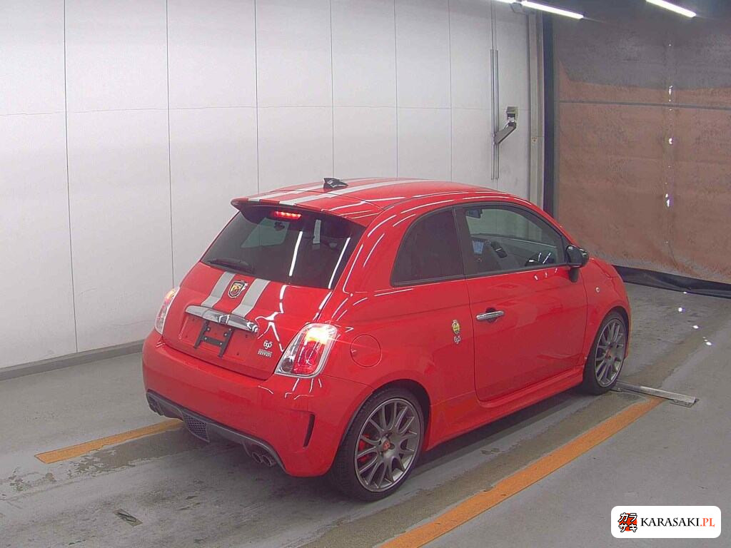 Abarth 695 Tributo Ferrari 2011 z aukcji japońskiej