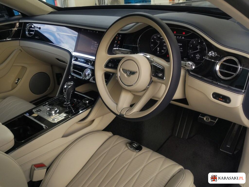 Bentley Flying Spur 2023 з японського аукціону