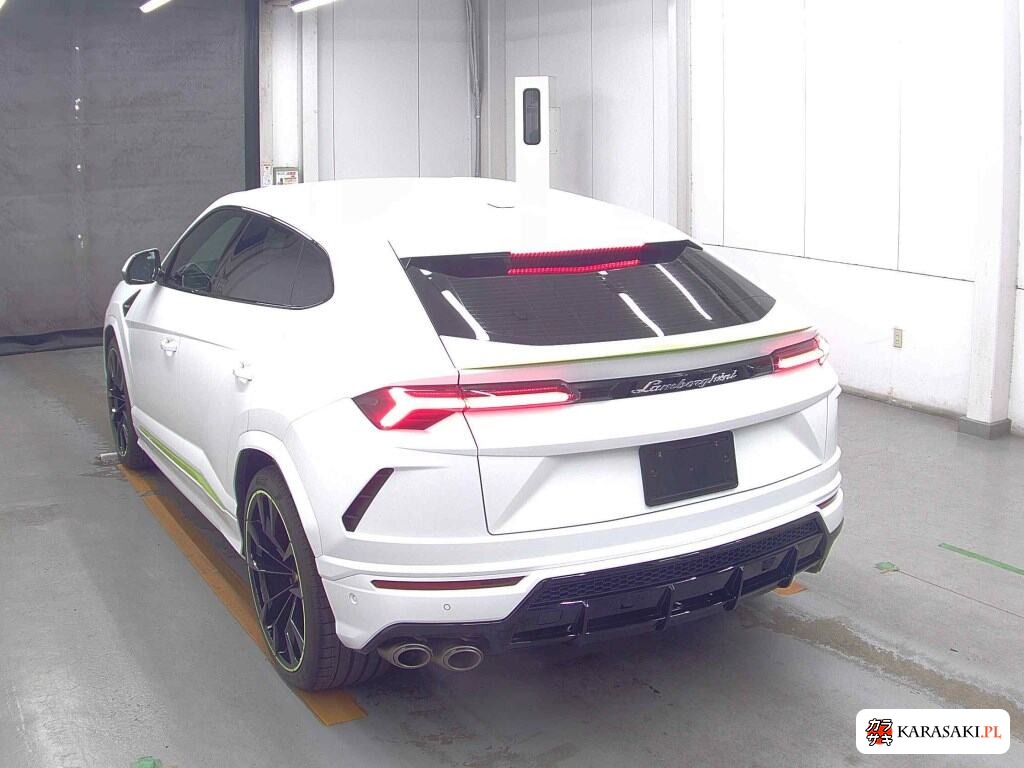 Lamborghini Urus 2022 з японського аукціону